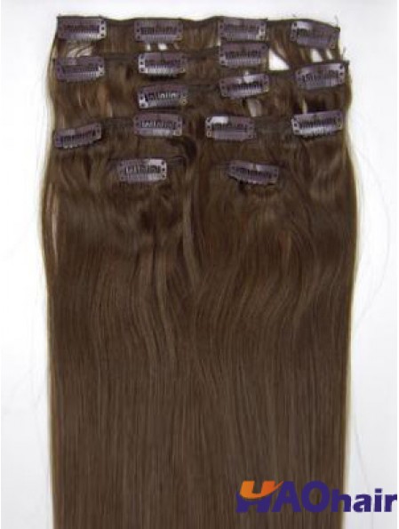 Pince à cheveux remy droite brune parfaite dans les extensions de cheveux