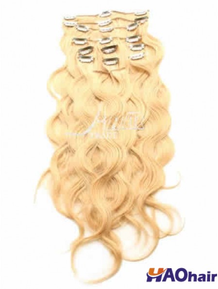 Pince à cheveux bouclée blonde remy idéale dans les extensions de cheveux
