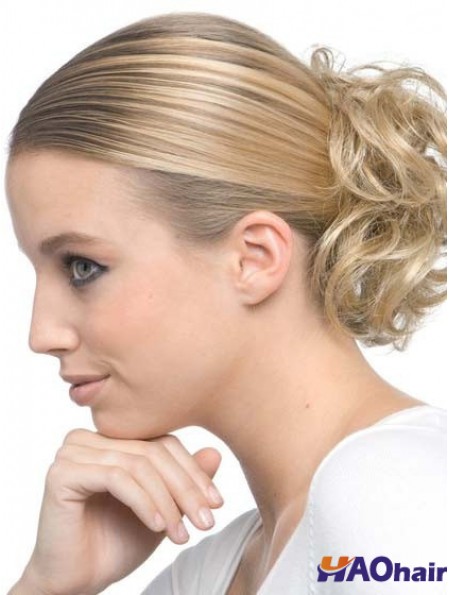 Enveloppement de cheveux blonds