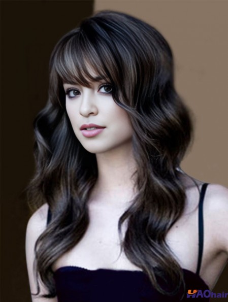 Cheveux synthétiques noirs avec une frange longue style ondulé