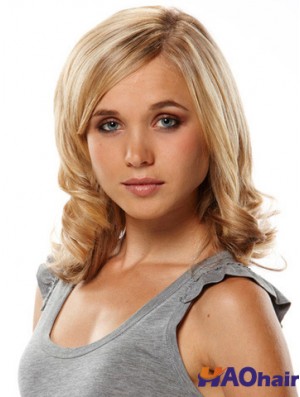 Grande pince à cheveux bouclée blonde remy dans les extensions de cheveux