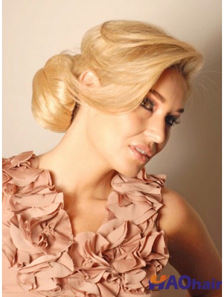 Morceau de cheveux blonds chignon