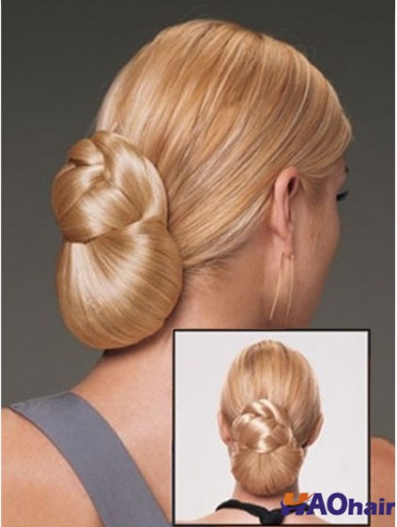Enveloppement brun autour de la coiffure de poney